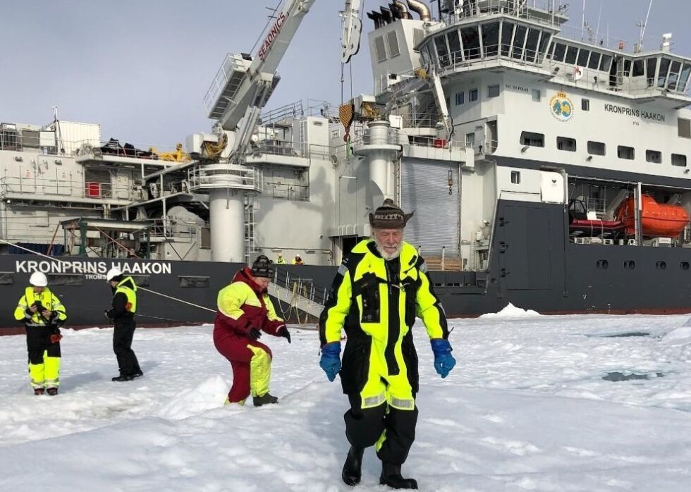 Forskningsskipet Kronprins Haakon er klar for å legge ut på tokt fra havna i Tromsø, og Hans Christian Eilertsen er med. Foto: Privat