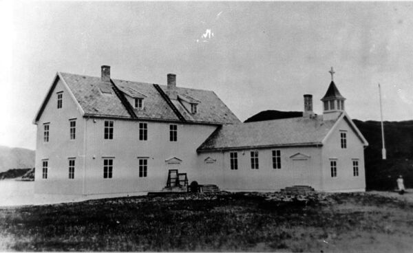 Skole på 90 år behørig feiret på Skjånes