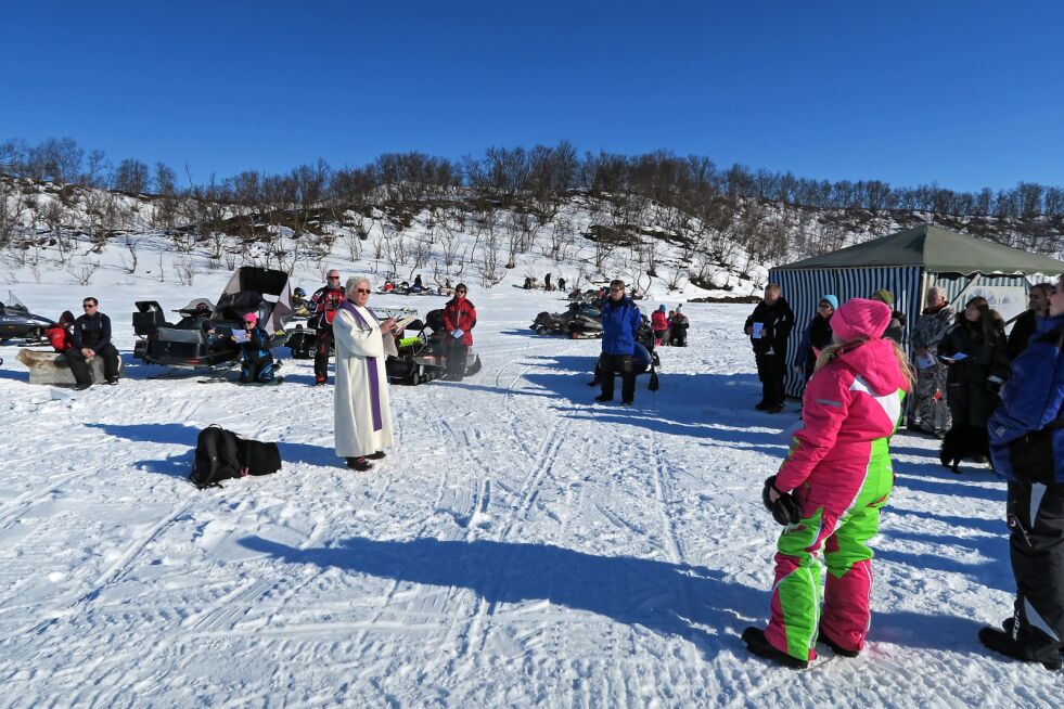 Pa&#778;skegudstjeneste på Ailigas i 2015.
 Foto: arkiv