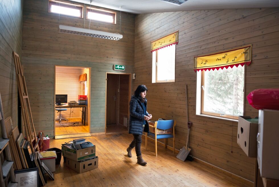 Allerede i neste uke er Berit Kirsten Sara og resten av Samisk kunstnerråd ute av de gamle lokalene. Hva som skjer med boligen nå er fremdeles usikkert.
 Foto: Frøydis Falch Urbye