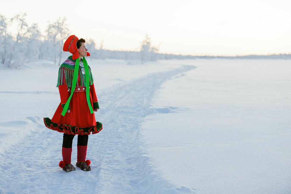 Alle deltakerbidrag til Sámi Grand Prix slippes ut 1. mars. Máret Rávná Anti vil fremføre en joik som bare kom til henne under en tur på fjellet.
 Foto: Dánil Røkke- Sámi Grand Prix
