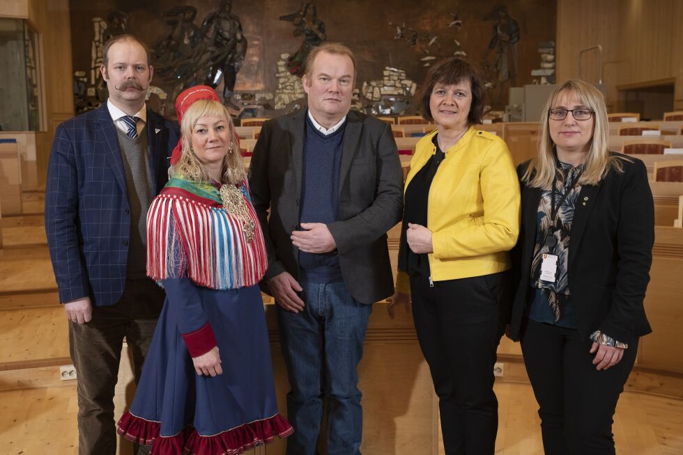 Fylkesrådet i Troms og Finnmark; Bjarne Rohde, Anne Toril Balto Eriksen, Bjørn Inge Mo, Kristina Hansen og Karin Eriksen
 Foto: Lars Åke Andersen