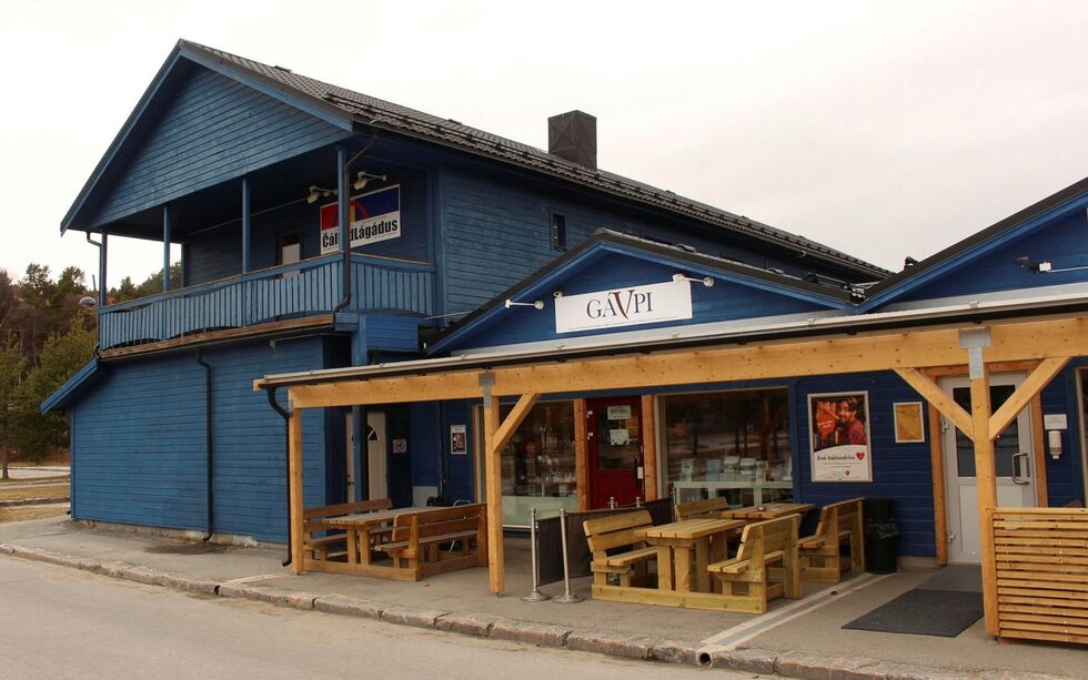 Hoved­ut­valgs­le­der Are Ned­re­jord og kafé­eier Kjell Rune Bal­to har svært ulike opp­fat­tel­ser av hen­del­ses­for­lø­pene un­der to av Ned­re­jords besøk ved Kjells kafé.
 Foto: Elise Embla Scheele