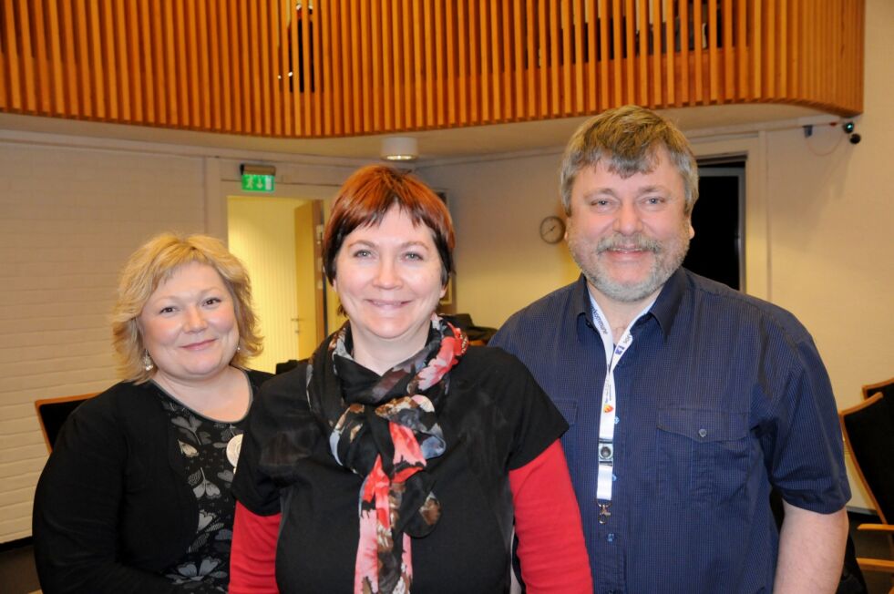 Før kommunestyremøtet onsdag ble gruppelederne i SP, AP og SV enige om et budsjettforslag. Fra venstre Cecilie Hansen, Lena Norum Bergeng og Pål Gabrielsen.
 Foto: Hallgeir Henriksen