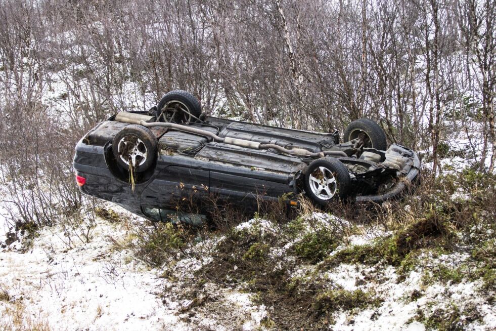 Veiene er såpeglatte, noe som har resultert i flere utforkjøringer den siste tiden, melder politiet.
 Foto: June Helén Bjørnback