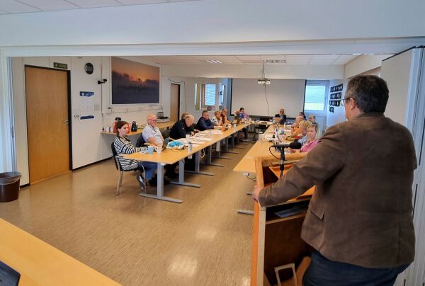 Utsetter en eventuell «skilsmisse» med Tana
