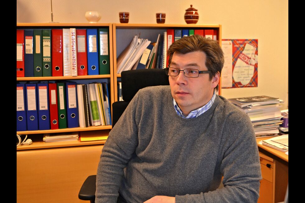 Rådmann Jørn Aslaksen mener man kan spare to millioner kroner på å legge ned Austertana skole.
 Foto: Arkiv
