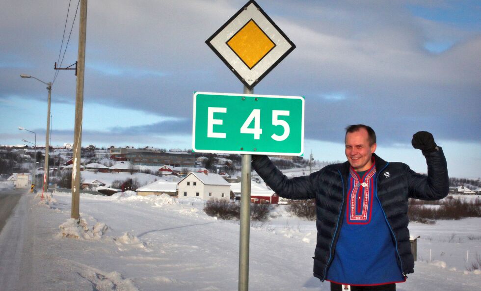 Tidligere ordfører Klemet Erland Hætta er glad for at en tolv år lang politisk kamp er vunnet.
 Foto: Nils Martin Kristensen