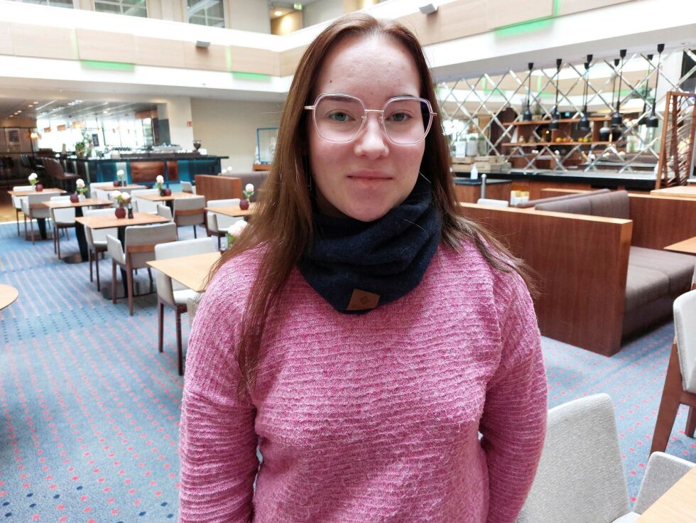 Aina Madelén Nordsletta Aslaksen (NKF) legger fram representantforslag på plenumsmøtet tirsdag.
 Foto: Privat